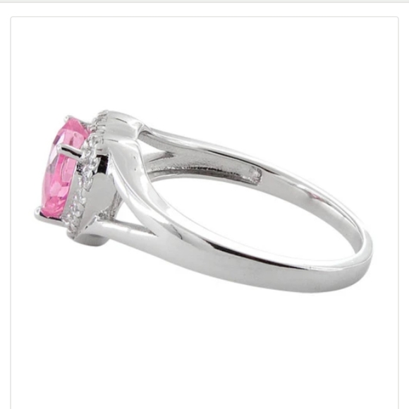 ⚜️2/$20⚜️⚜️ Ladies CZ Ring - Picture 4 of 4